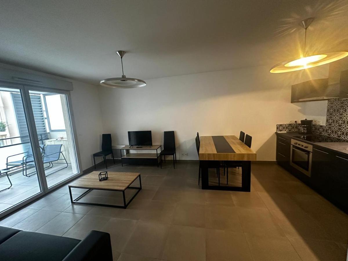 Superbe Appartement Terrasse 2P A 5 Min A Pied Du Vieux Nice, Du Port Et Du Tram Luaran gambar